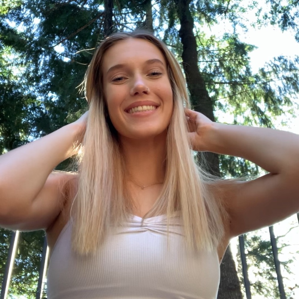Meet your Posher, Ella